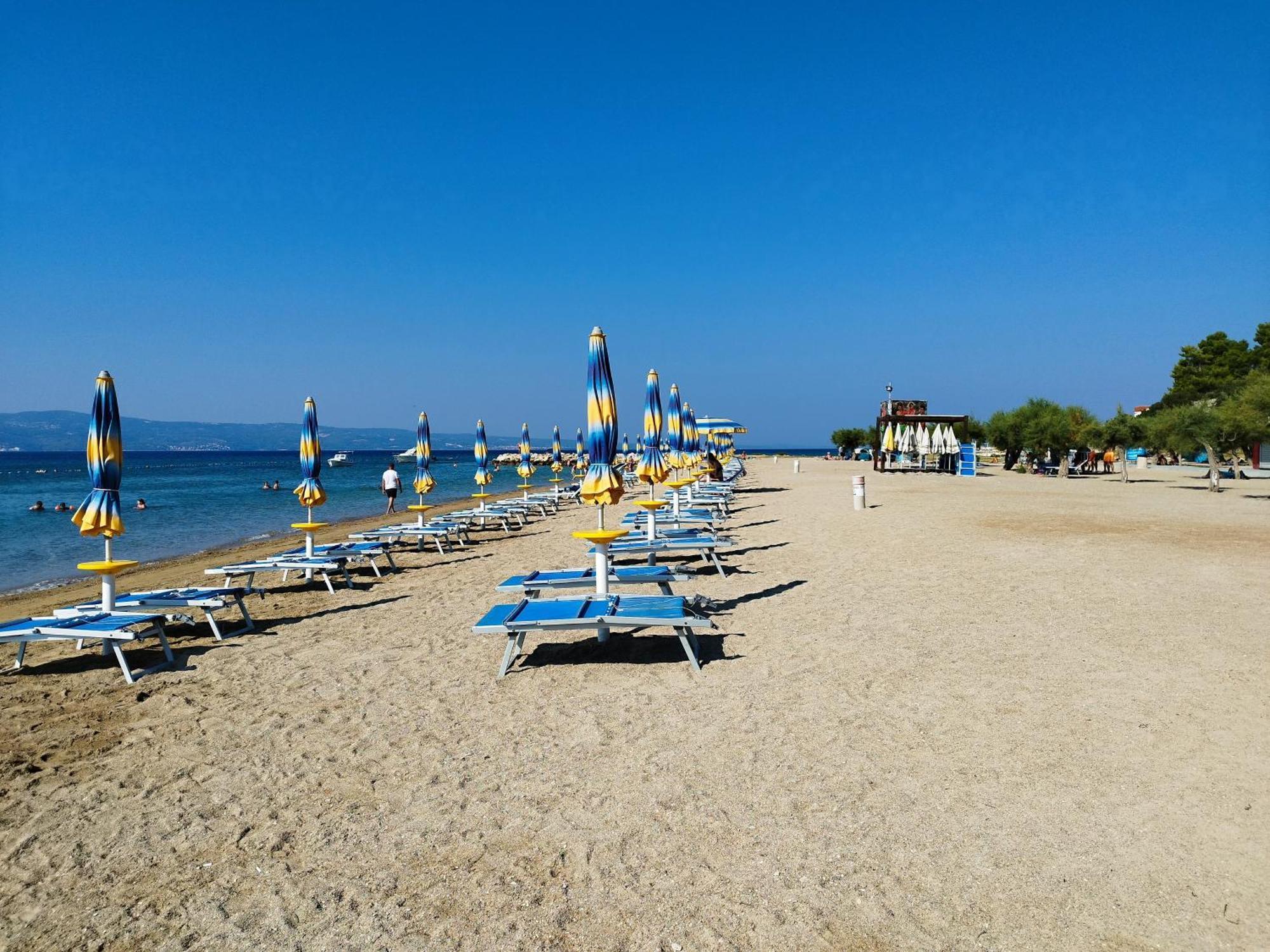 Ferienwohnung Am Sandstrand Omis Luaran gambar